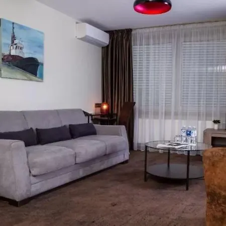 Hof Aparthotel 4*