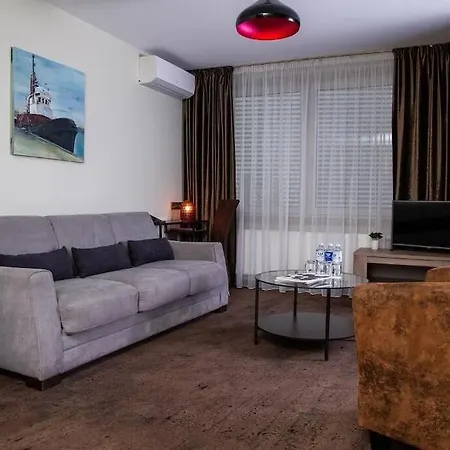 Aparthotel Hof 4*