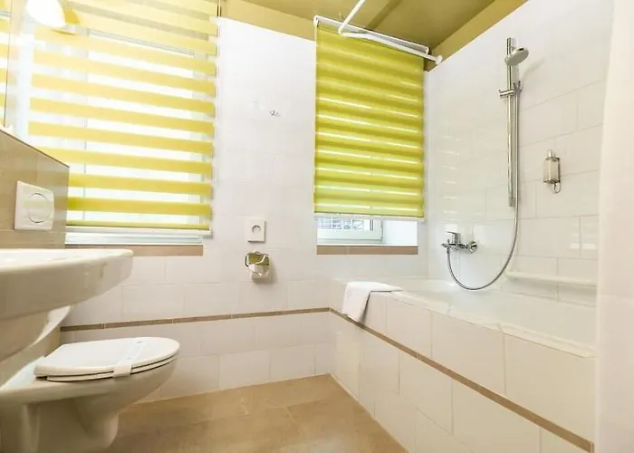 Hof מלון דירות