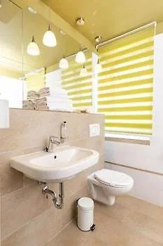 Hof מלון דירות